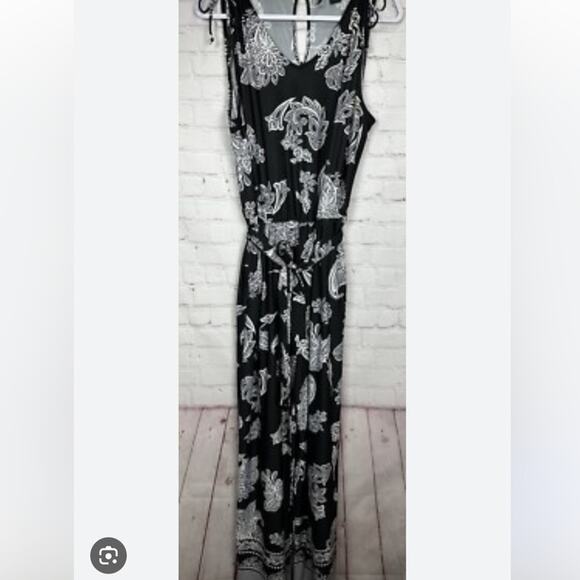 NWT New Directions Black and White Sleeveless Jumpsuit - Picture 1 of 5